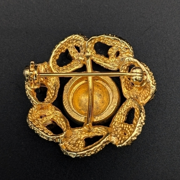 VINTAGE Gold Silver Rhinestone Pavé Textured Two Toned Brooch - Unsigned Beauty - Picture 3 of 5
